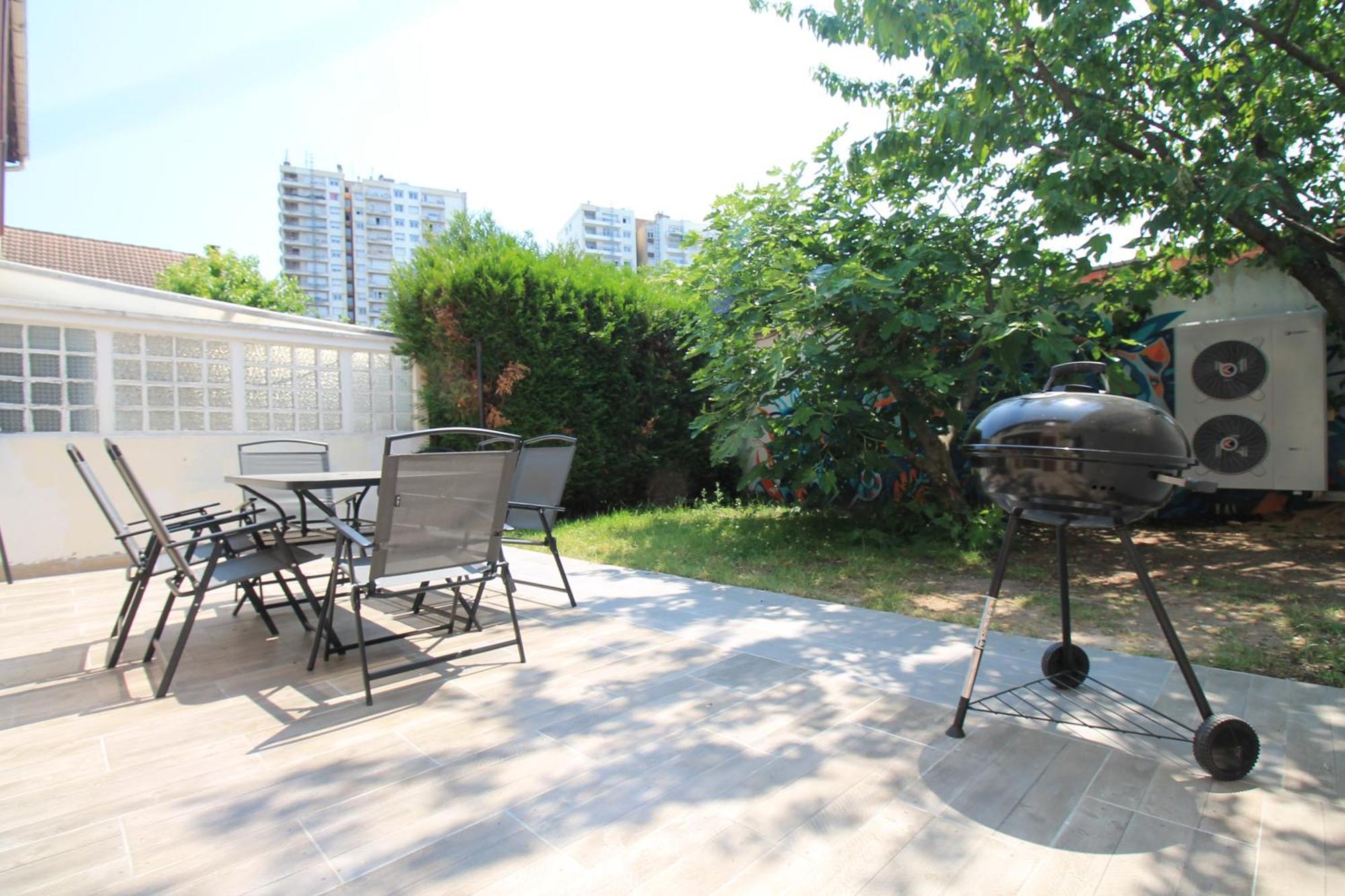 Parking Prive Gratuit - 15Mn Paris - Gare A Pied En 5Mn - Tout Equipee - Terrasse - Jardin - Stade De France - Casino D'Enghien - Hippodrome, Universite Épinay-sur-Seine Εξωτερικό φωτογραφία